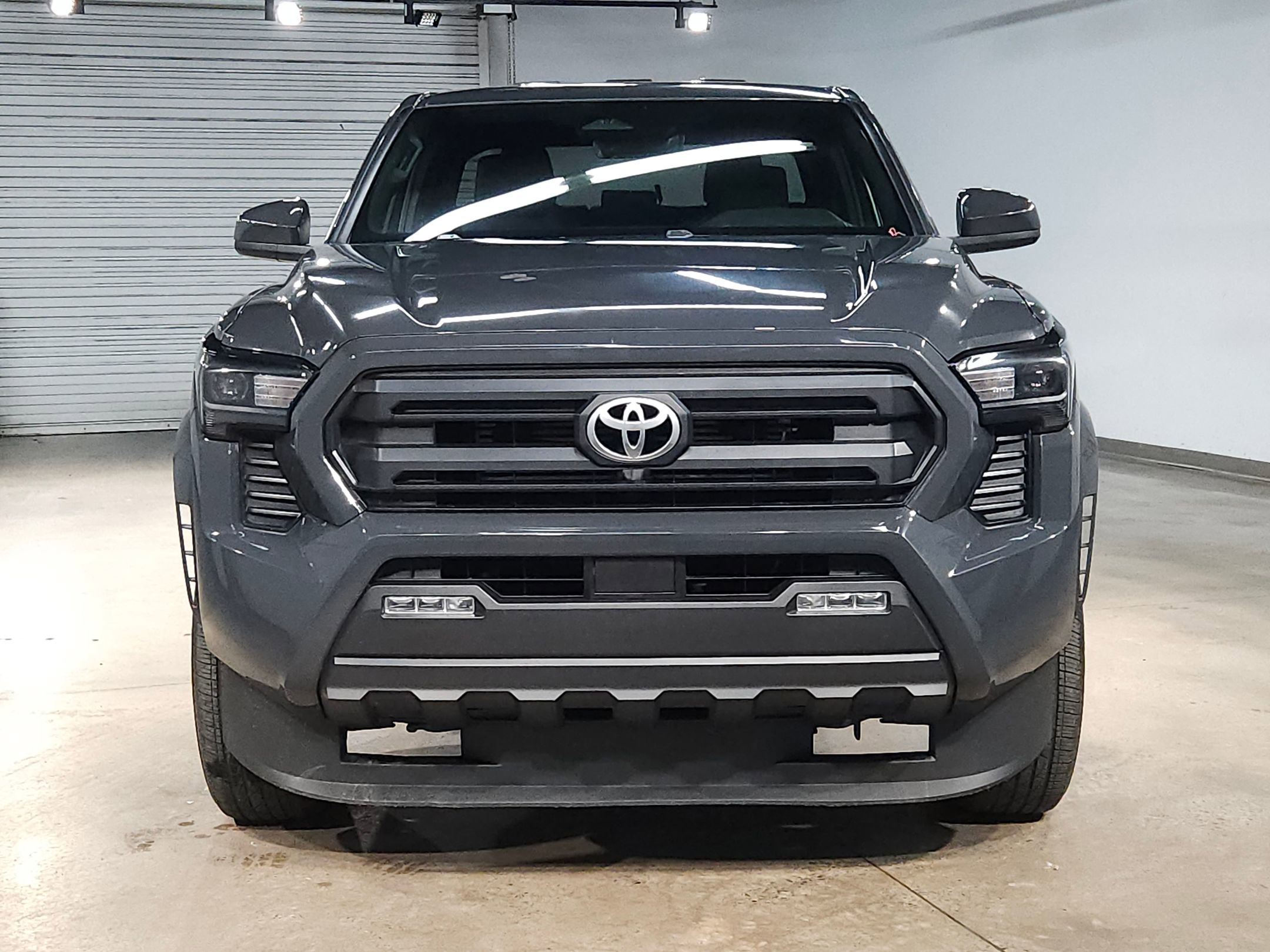 Certified 2025 Toyota Tacoma SR5 image 2