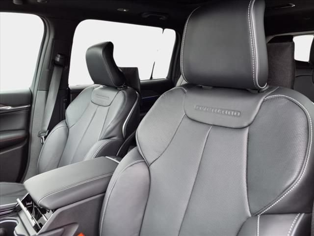 New 2025 Jeep Grand Cherokee L Overland w/ Advanced Protech Group III AWD/4WD image 10