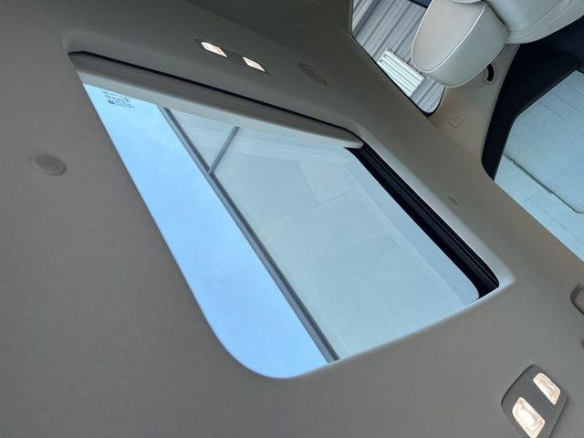 Used 2022 Buick Enclave Avenir w/ Avenir Technology Package image 14