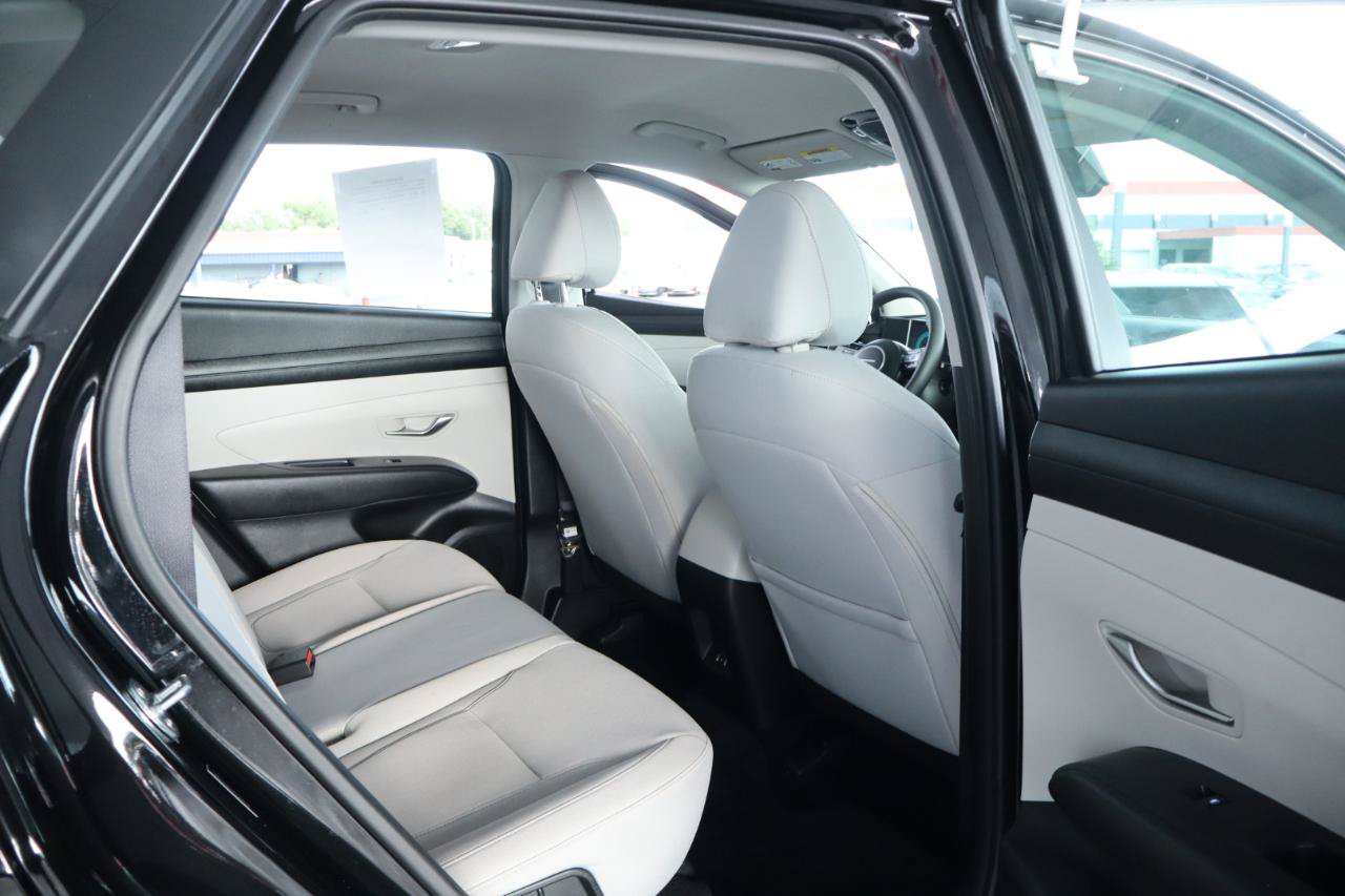 Used 2026 Hyundai Tucson SE FWD image 33