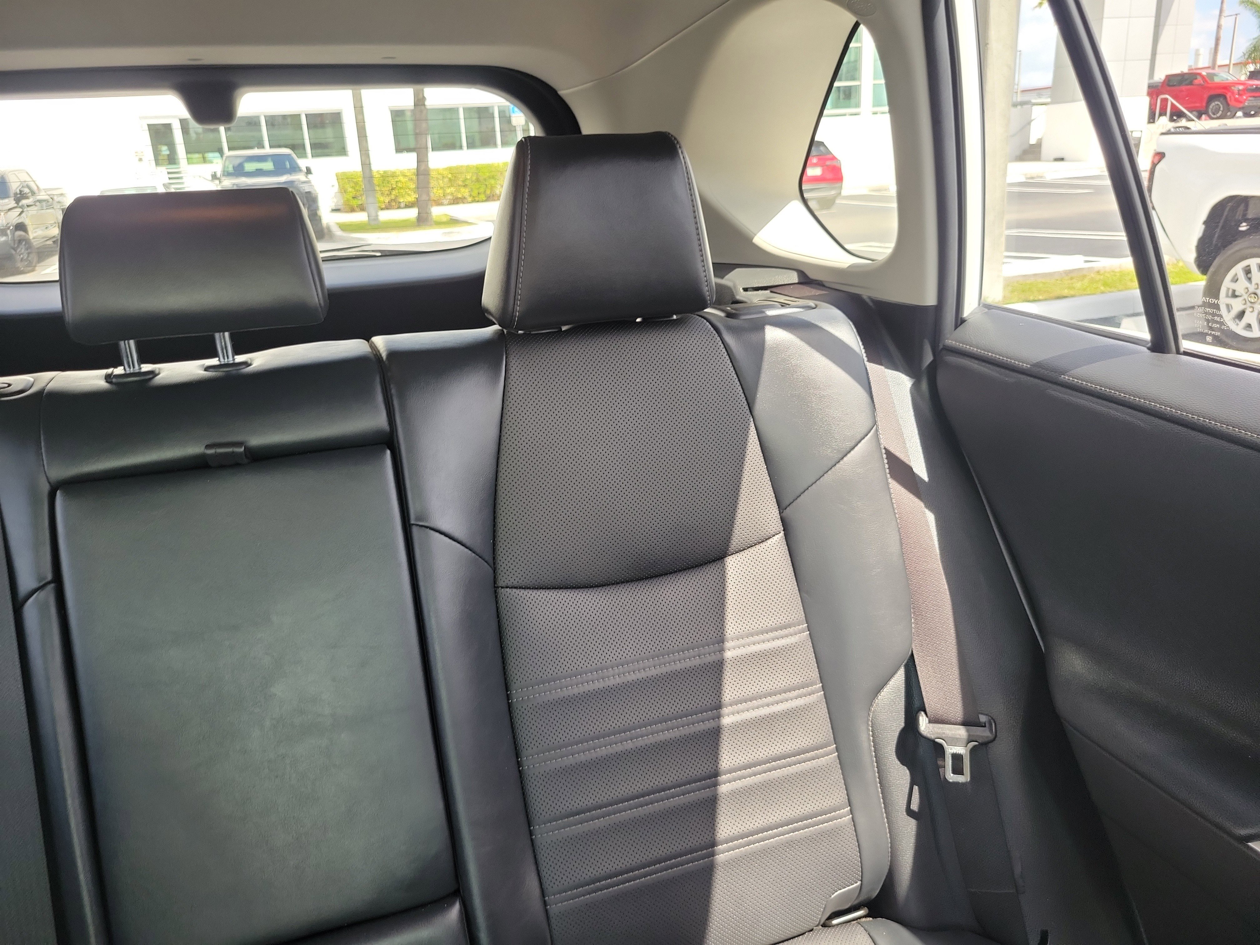 Used 2021 Toyota RAV4 Limited image 22