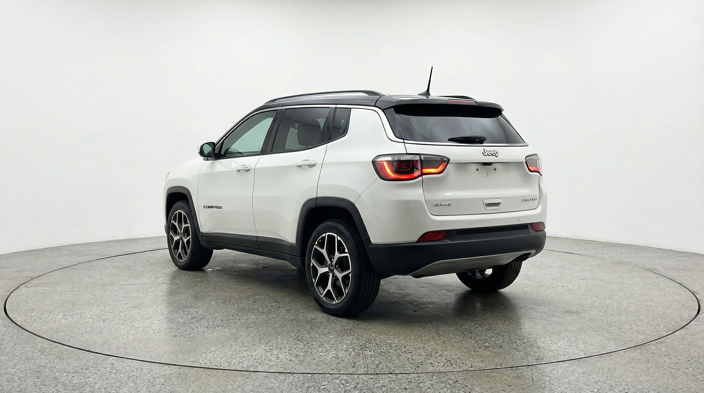 Used 2025 Jeep Compass Limited AWD/4WD image 6