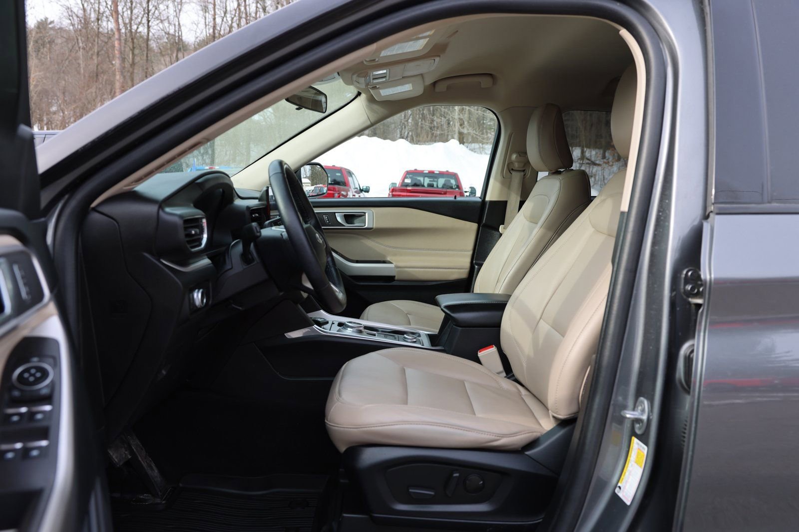 Certified 2023 Ford Explorer XLT w/ Equipment Group 202A image 18