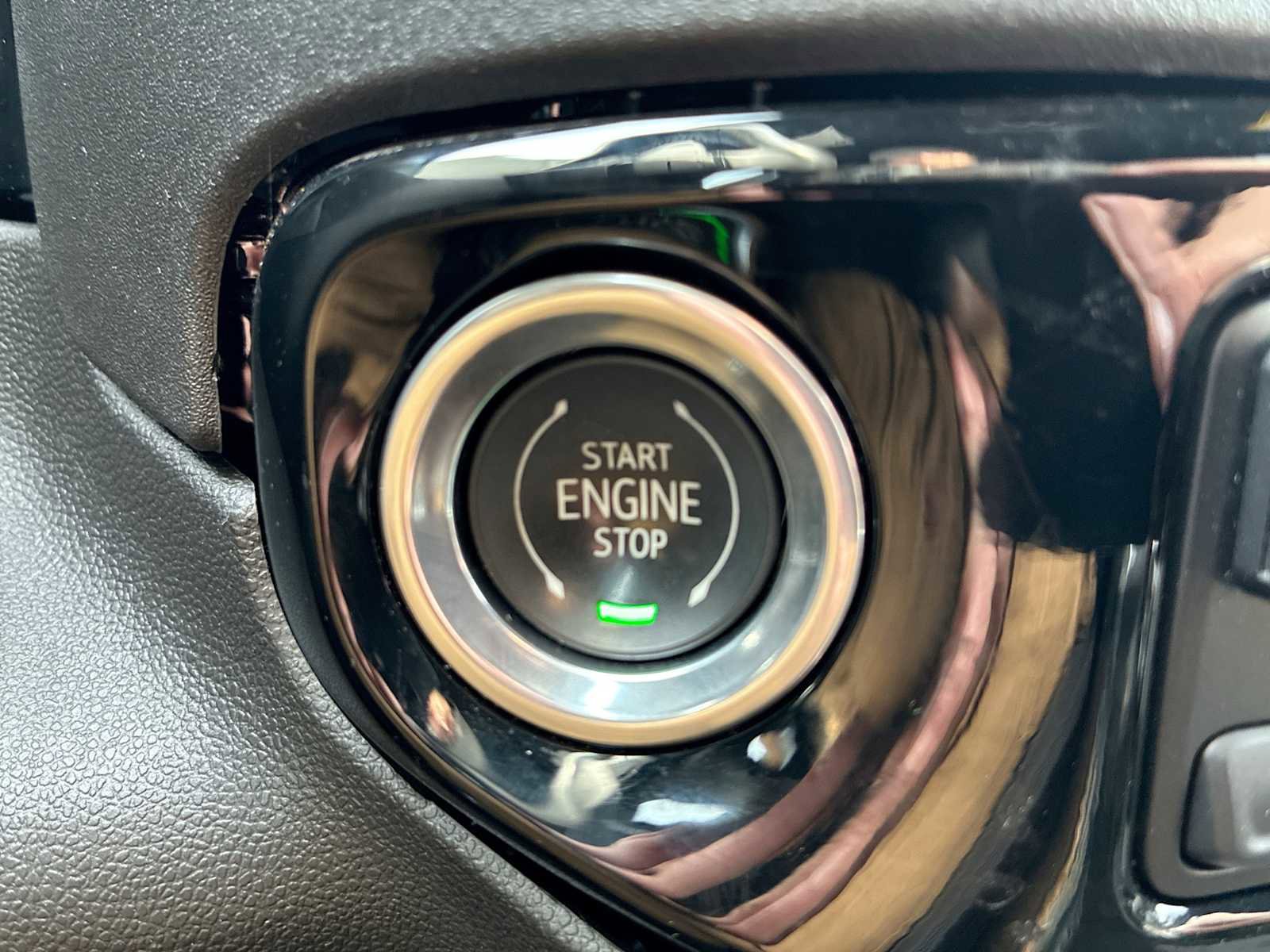 Used 2023 Chevrolet Silverado 1500 High Country w/ Technology Package image 17