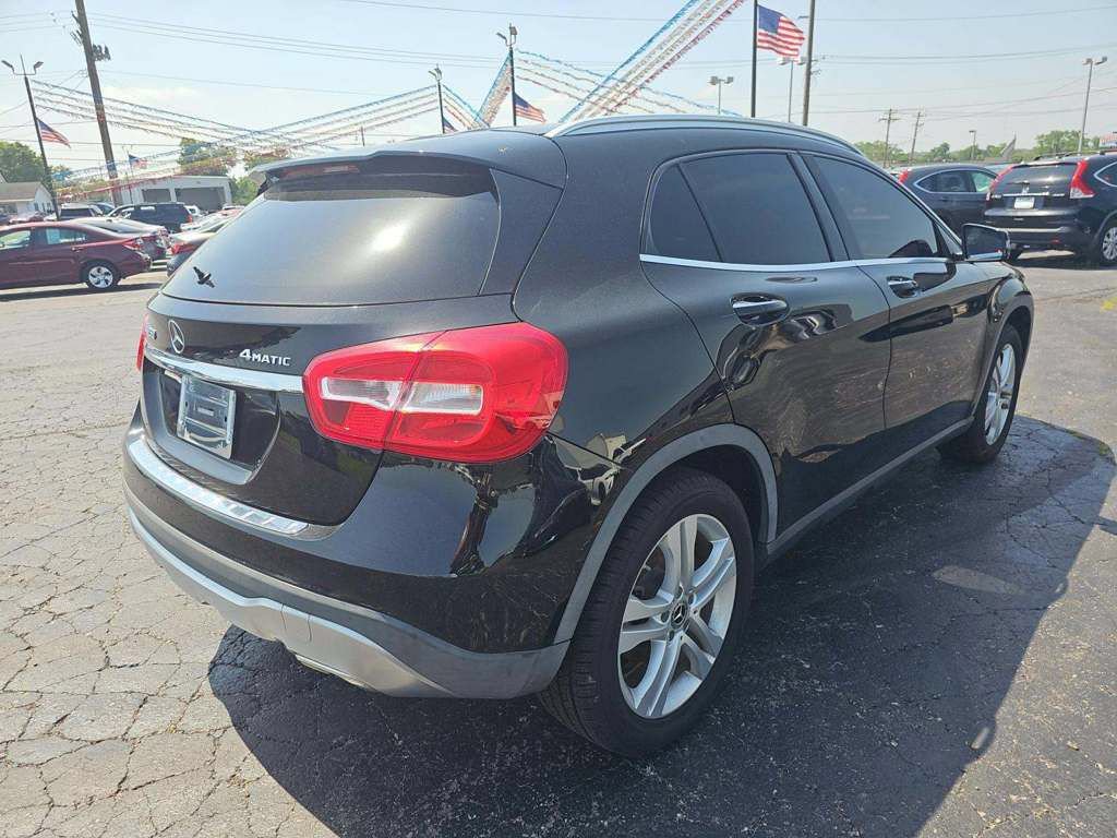 Used 2019 Mercedes-Benz GLA 250 4MATIC image 2