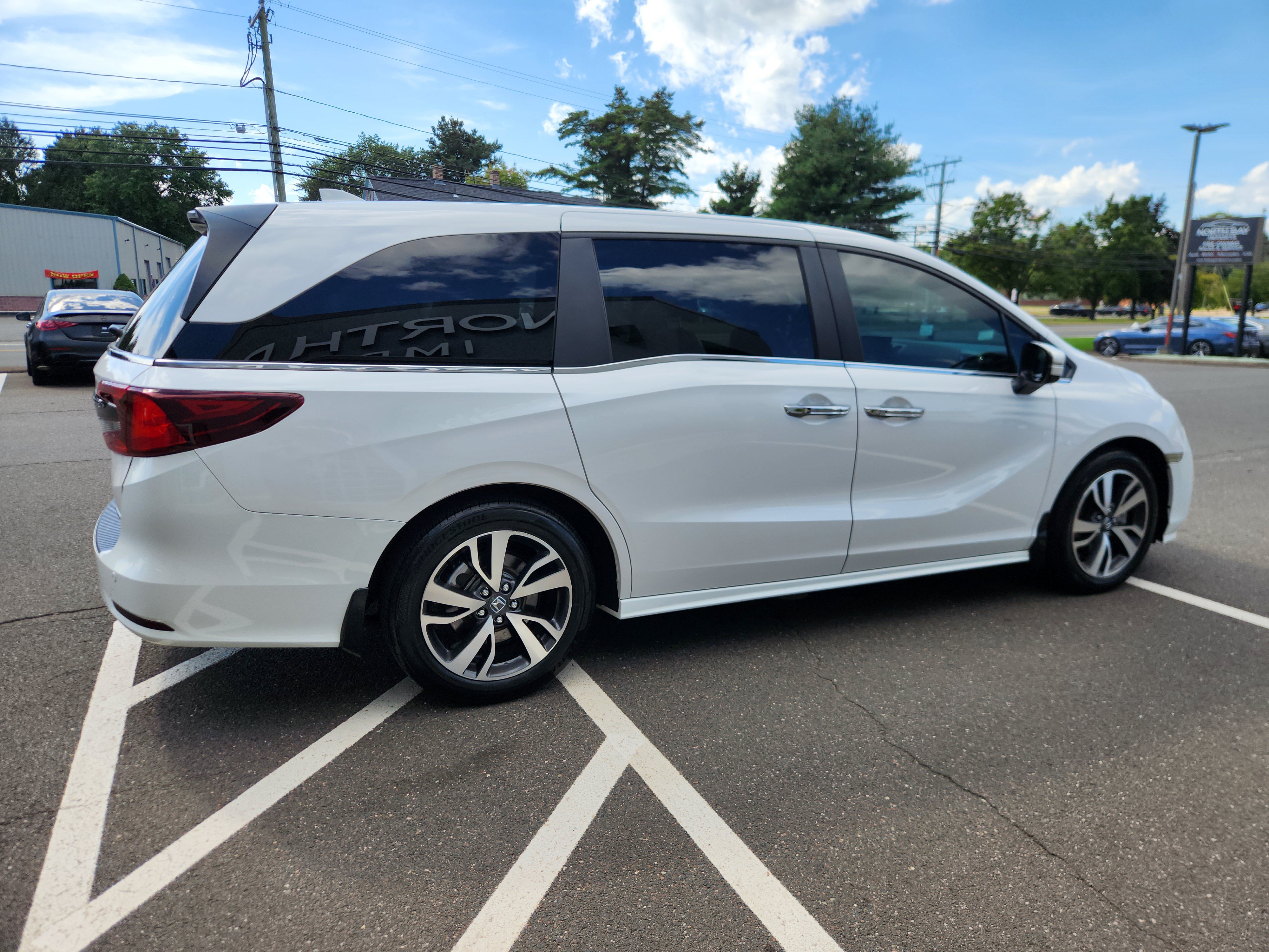 Used 2024 Honda Odyssey Touring image 9