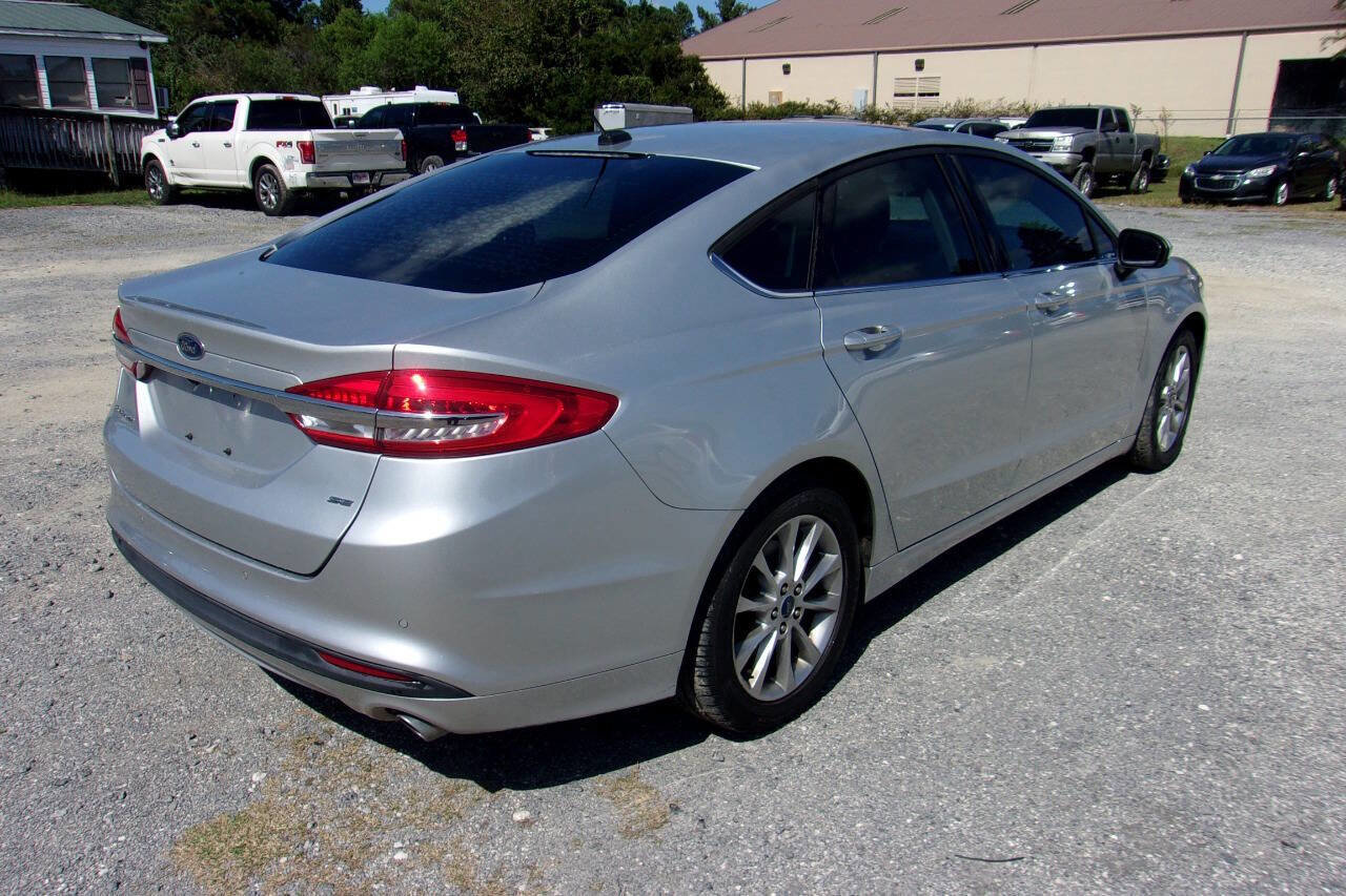 Used 2017 Ford Fusion SE image 5