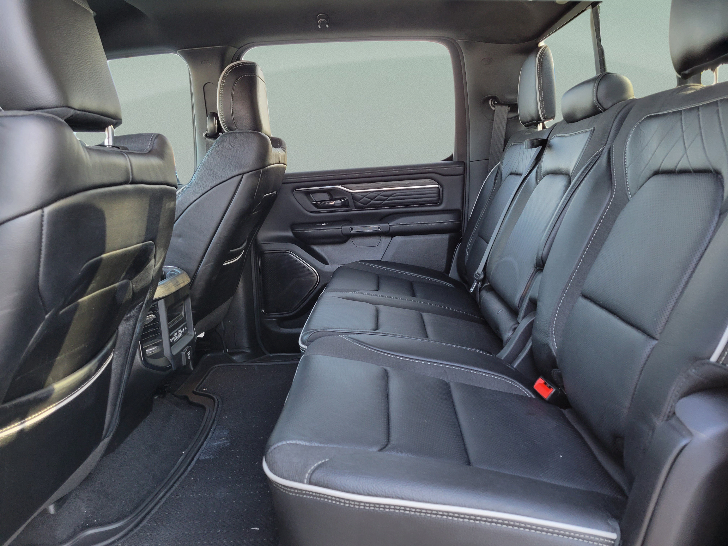 Used 2025 RAM 1500 Limited AWD/4WD image 6