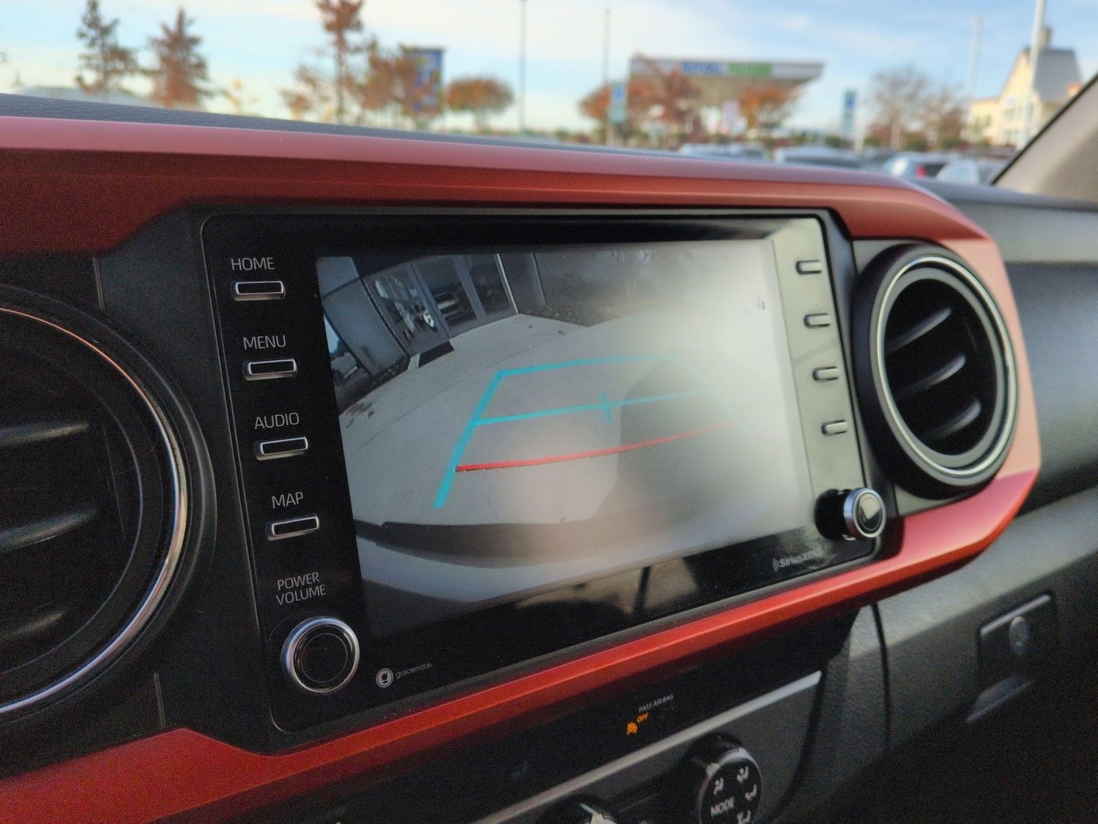 Used 2020 Toyota Tacoma TRD Off-Road w/ Technology Package image 19