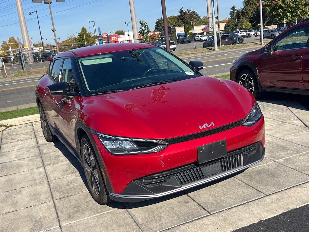 Used 2024 Kia EV6 Light AWD/4WD image 3