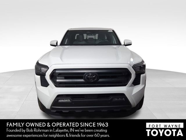 Used 2025 Toyota Tacoma SR5 AWD/4WD image 3