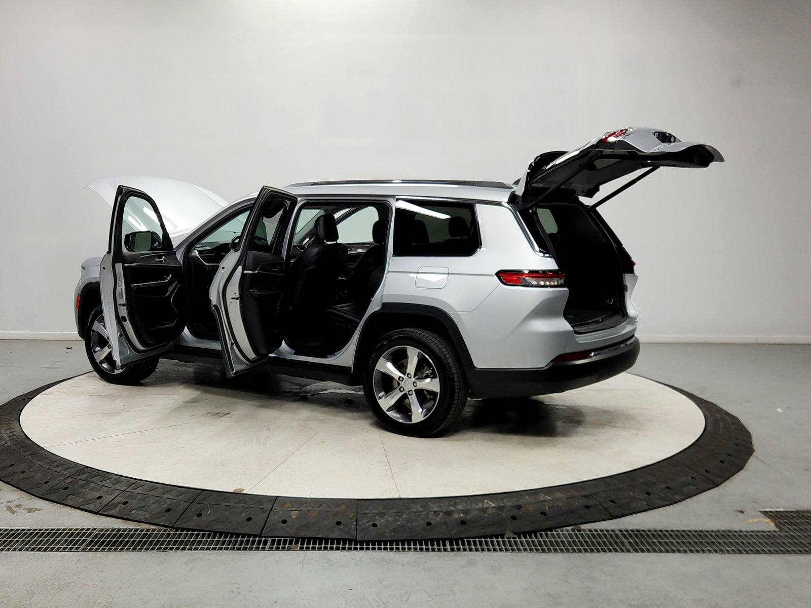 Used 2021 Jeep Grand Cherokee L Limited w/ Trailer Tow Group (B) image 13