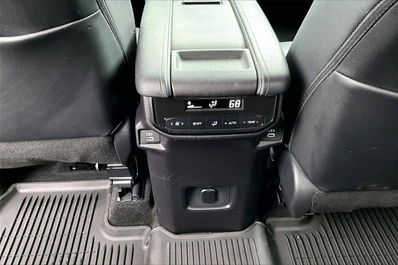 Used 2024 Toyota Grand Highlander Limited image 14