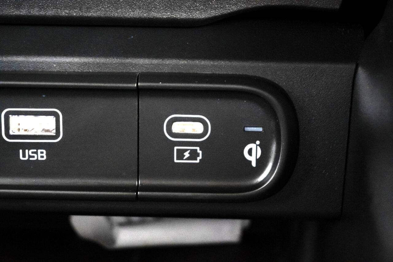 Used 2024 Kia Telluride EX w/ EX Captain's Chair Package image 33