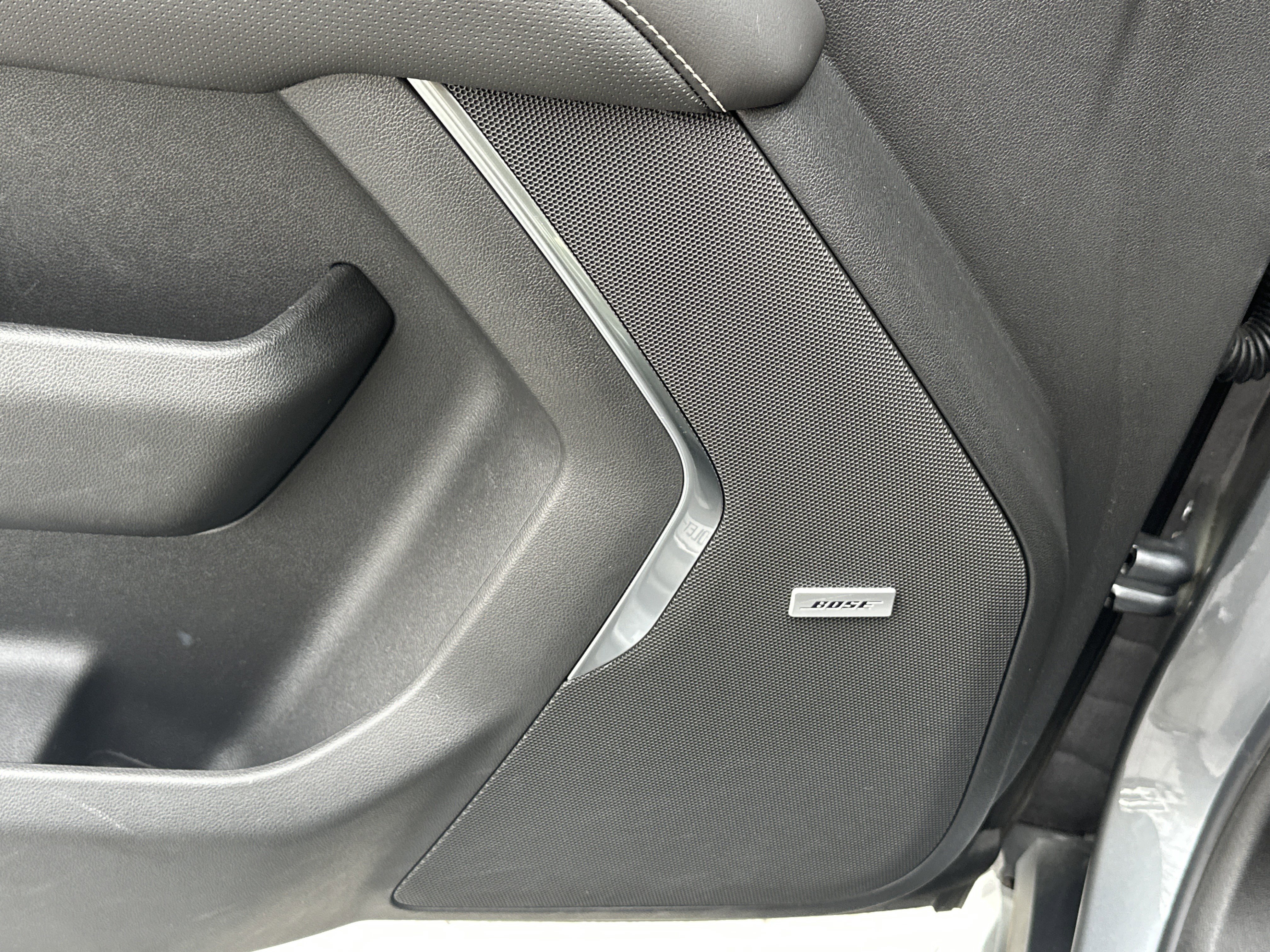 Used 2021 Chevrolet Tahoe Premier w/ Premium Package image 13