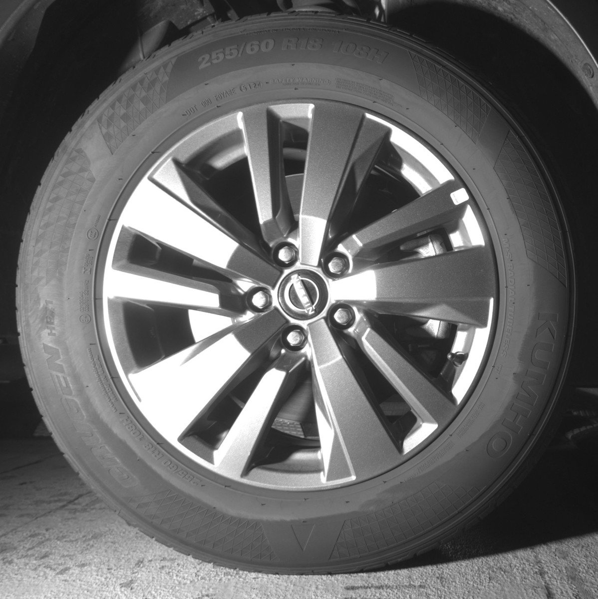 Used 2025 Nissan Pathfinder SV image 13