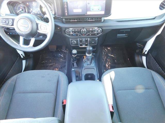 Used 2025 Jeep Wrangler Sahara 4xe AWD/4WD image 23