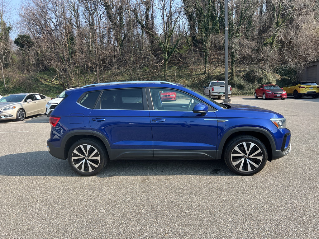 Used 2022 Volkswagen Taos SE image 4