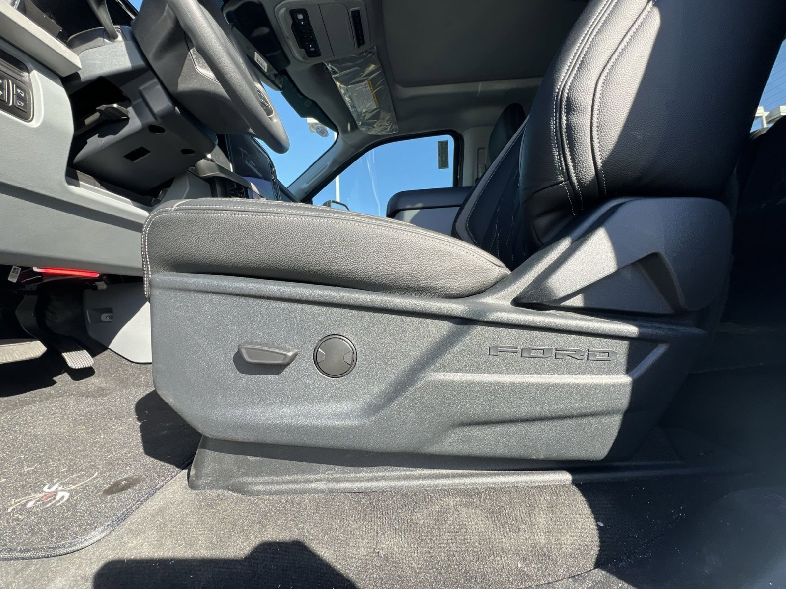 New 2026 Ford F250 XLT w/ XLT Premium Package image 14