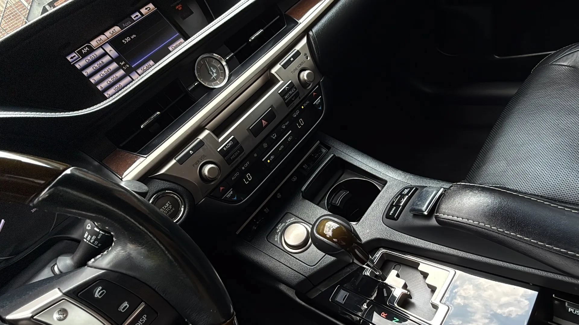Used 2014 Lexus ES 350 w/ Luxury Package FWD image 36