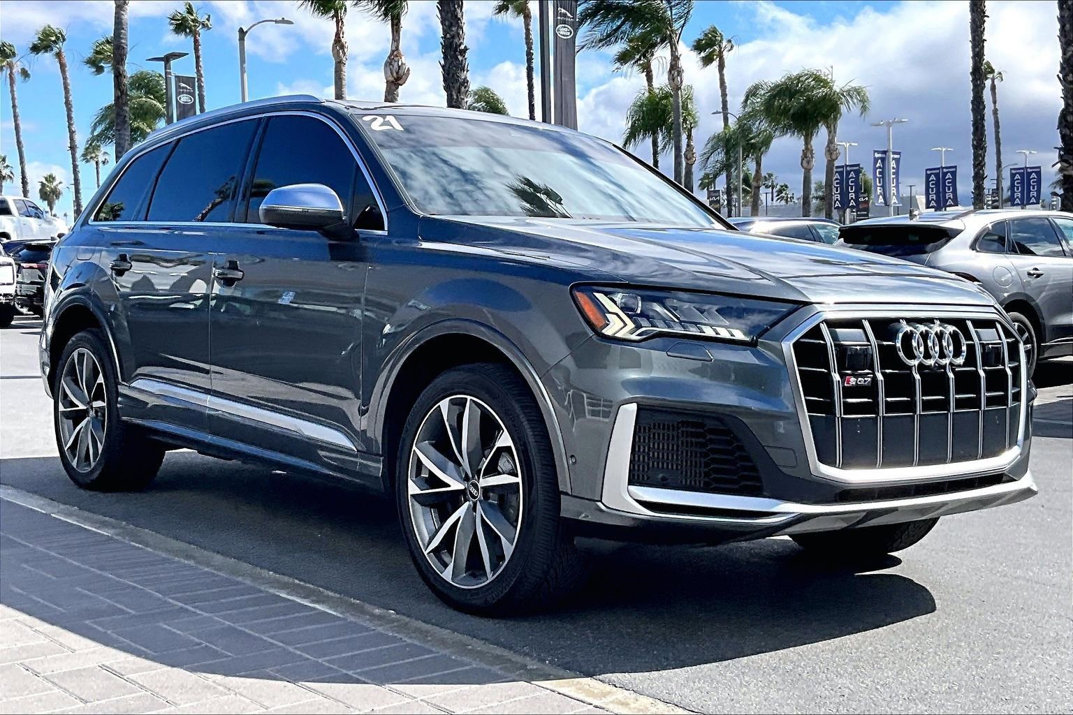 Used 2021 Audi SQ7 Premium Plus w/ Driver Assistance Package AWD/4WD image 2