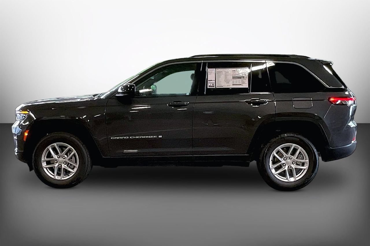 New 2026 Jeep Grand Cherokee Laredo X AWD/4WD image 5