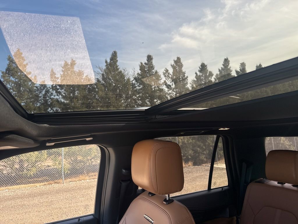 Used 2023 Ford Expedition Platinum image 32