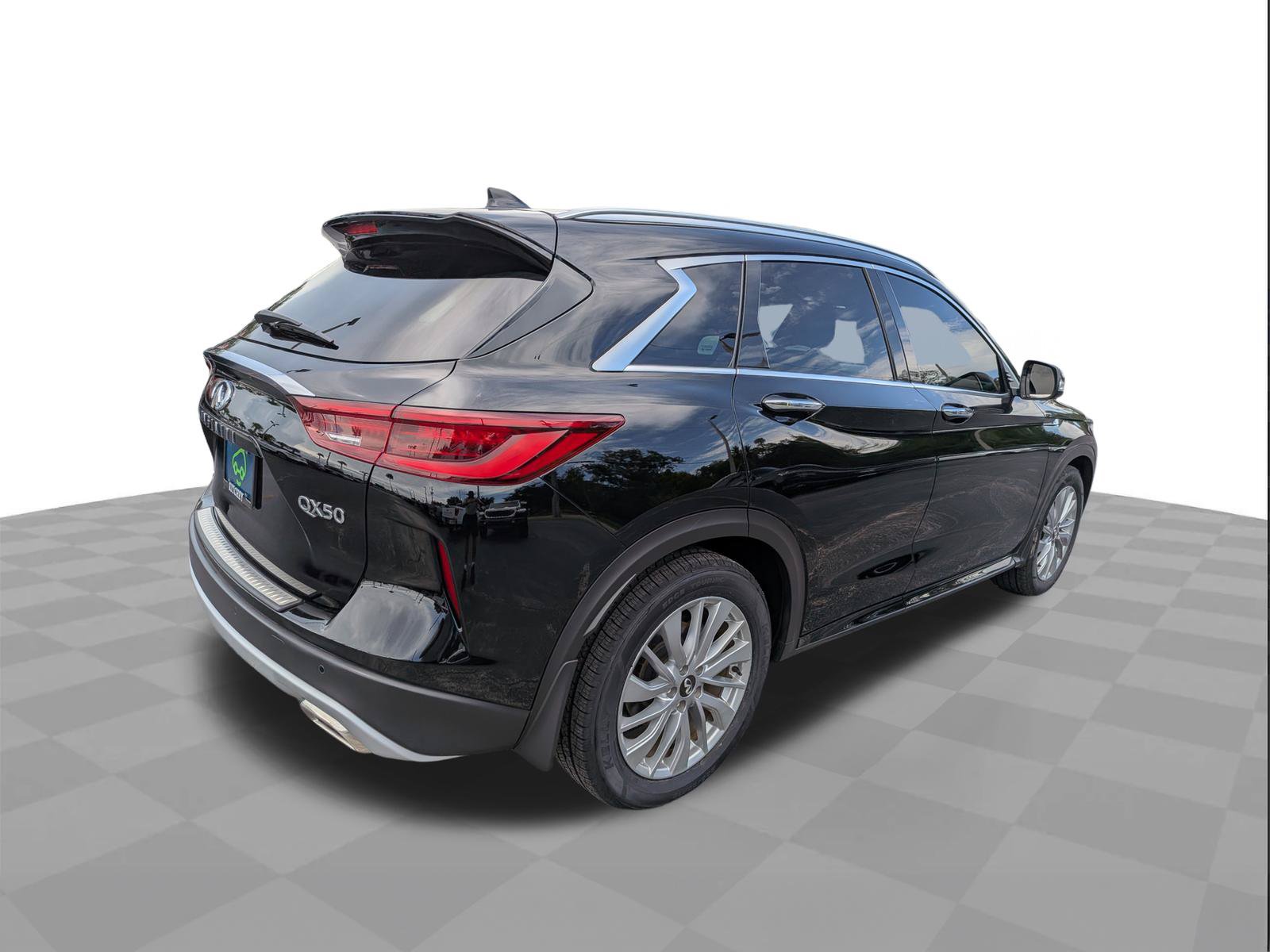 Used 2023 INFINITI QX50 Luxe AWD/4WD image 4