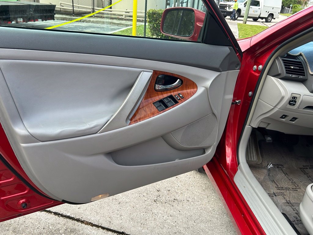 Used 2010 Toyota Camry Hybrid FWD image 15