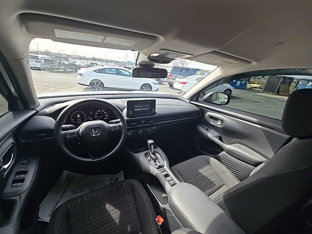 Used 2025 Honda HR-V LX image 24