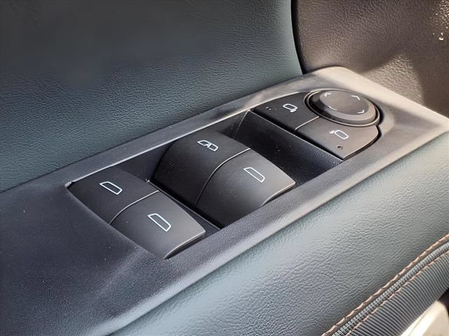 New 2026 GMC Terrain AT4 w/ Technology Package II AWD/4WD image 18