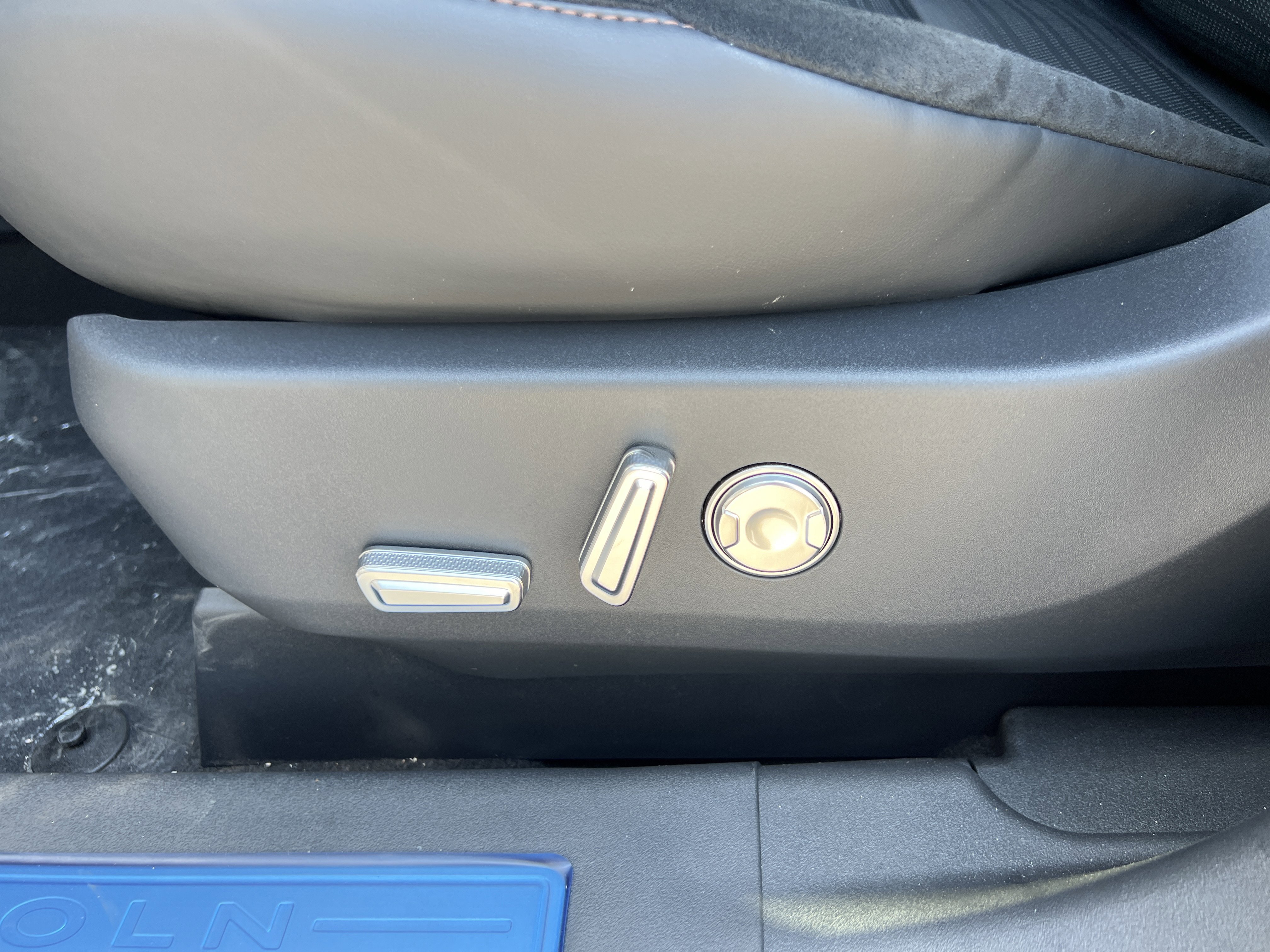 New 2025 Lincoln Nautilus Reserve w/ Jet Appearance Package image 26