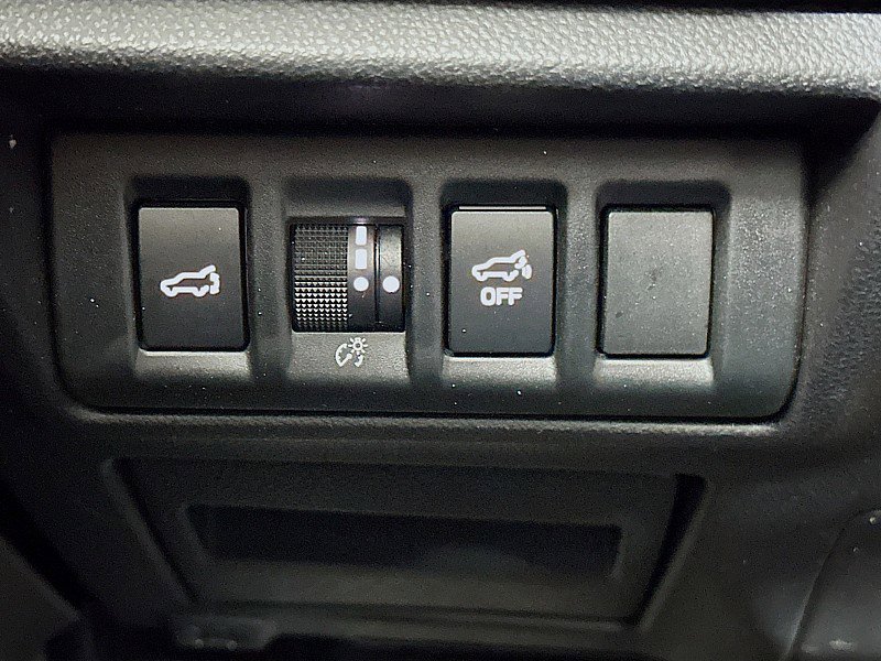 Used 2022 Subaru Outback Premium image 10