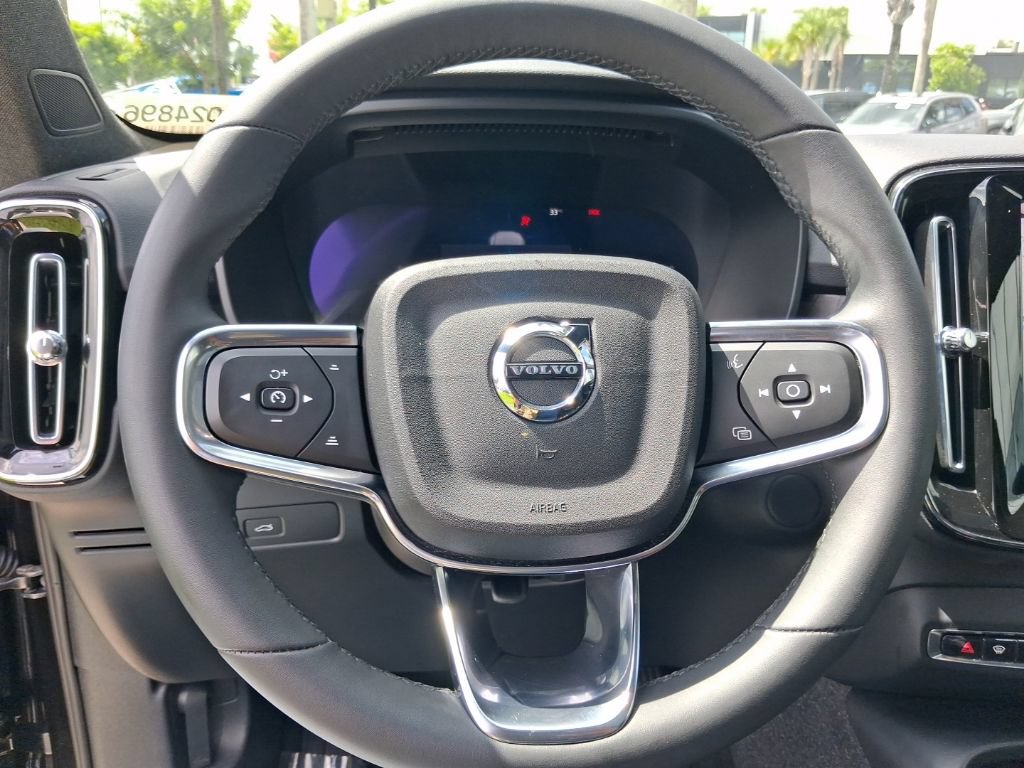 Used 2023 Volvo XC40 Recharge Plus AWD/4WD image 17