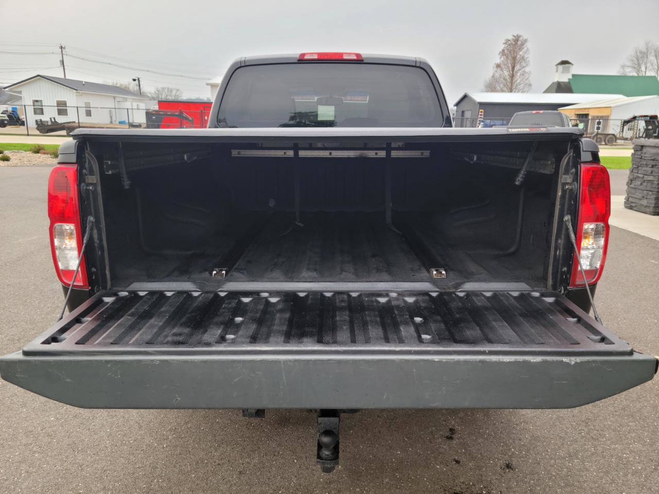 Used 2013 Nissan Frontier SL w/ Moonroof Pkg image 18
