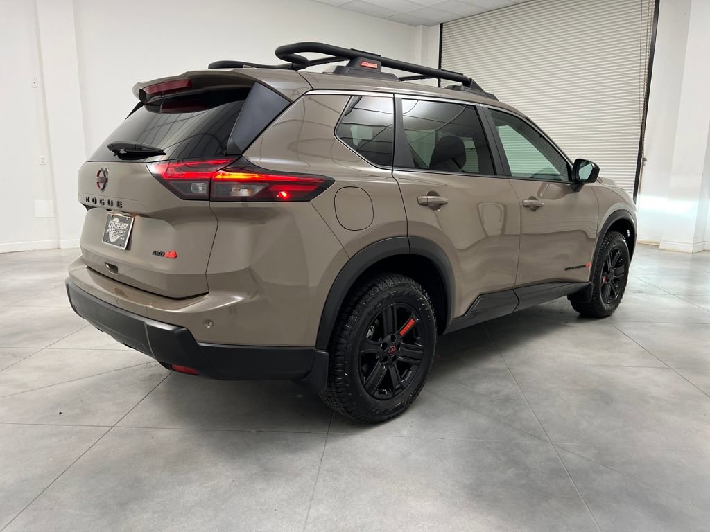 Used 2025 Nissan Rogue SV image 7