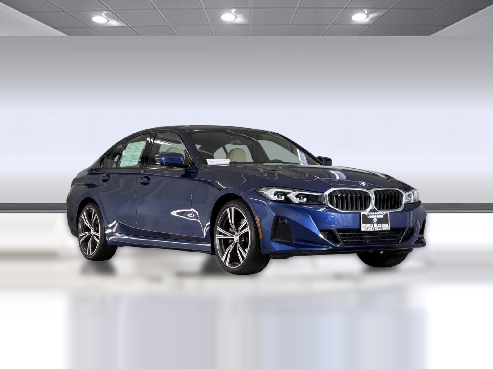 Used 2023 BMW 330i Sedan w/ Parking Assistance Package RWD image 6