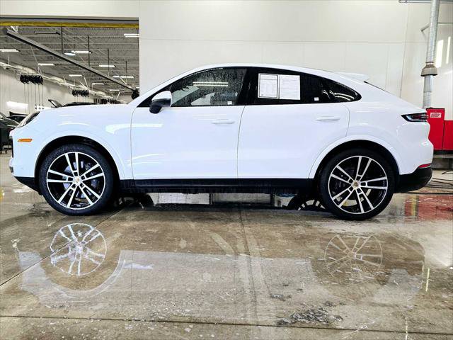 Used 2024 Porsche Cayenne Coupe image 2
