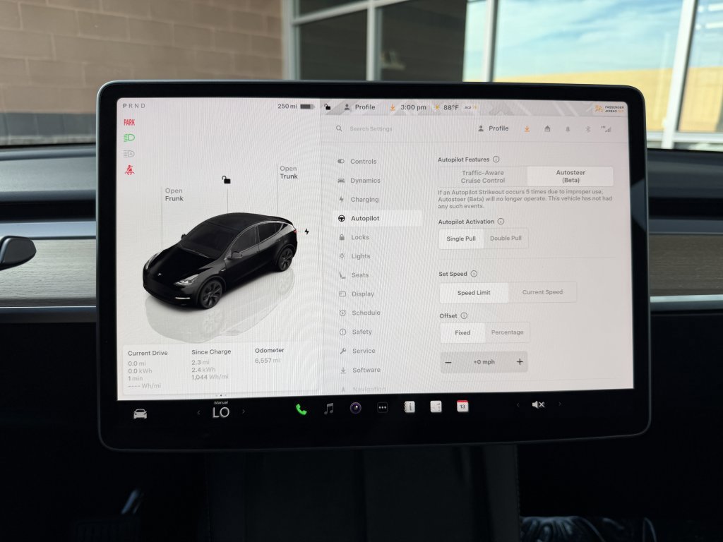 Used 2024 Tesla Model Y 2WD image 20