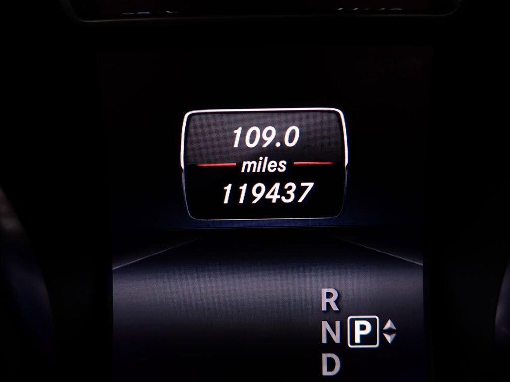 Used 2014 Mercedes-Benz GL 450 4MATIC image 32