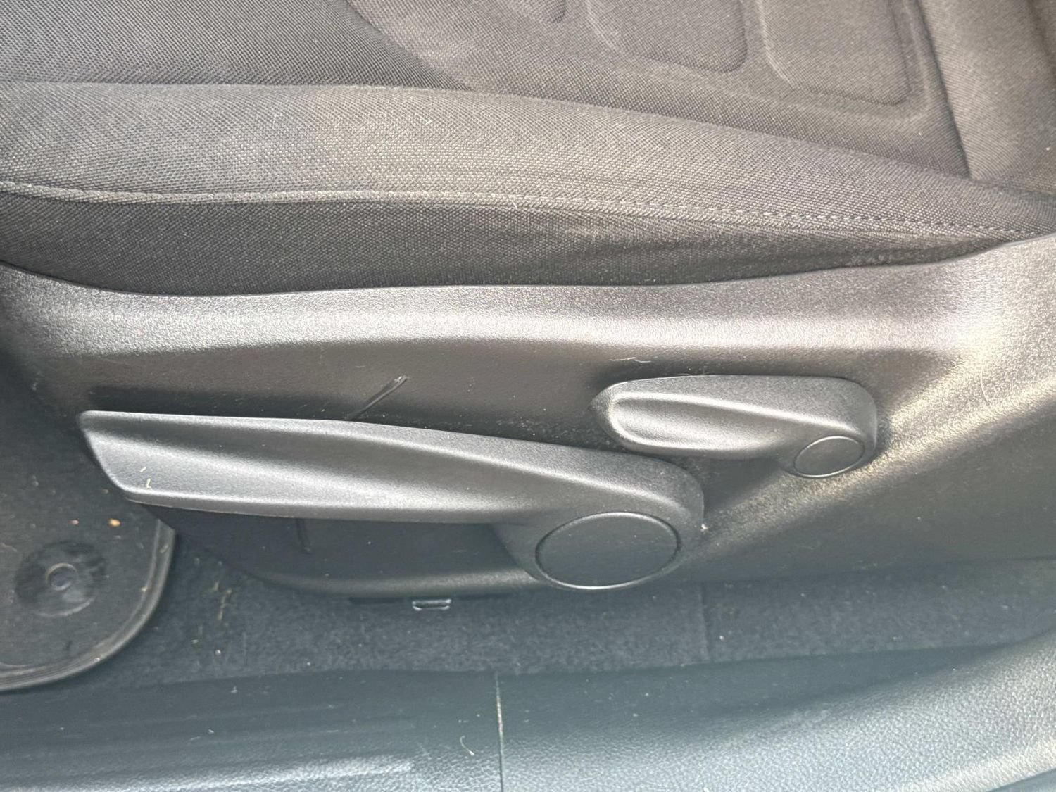 Used 2019 Jeep Renegade Latitude FWD image 25