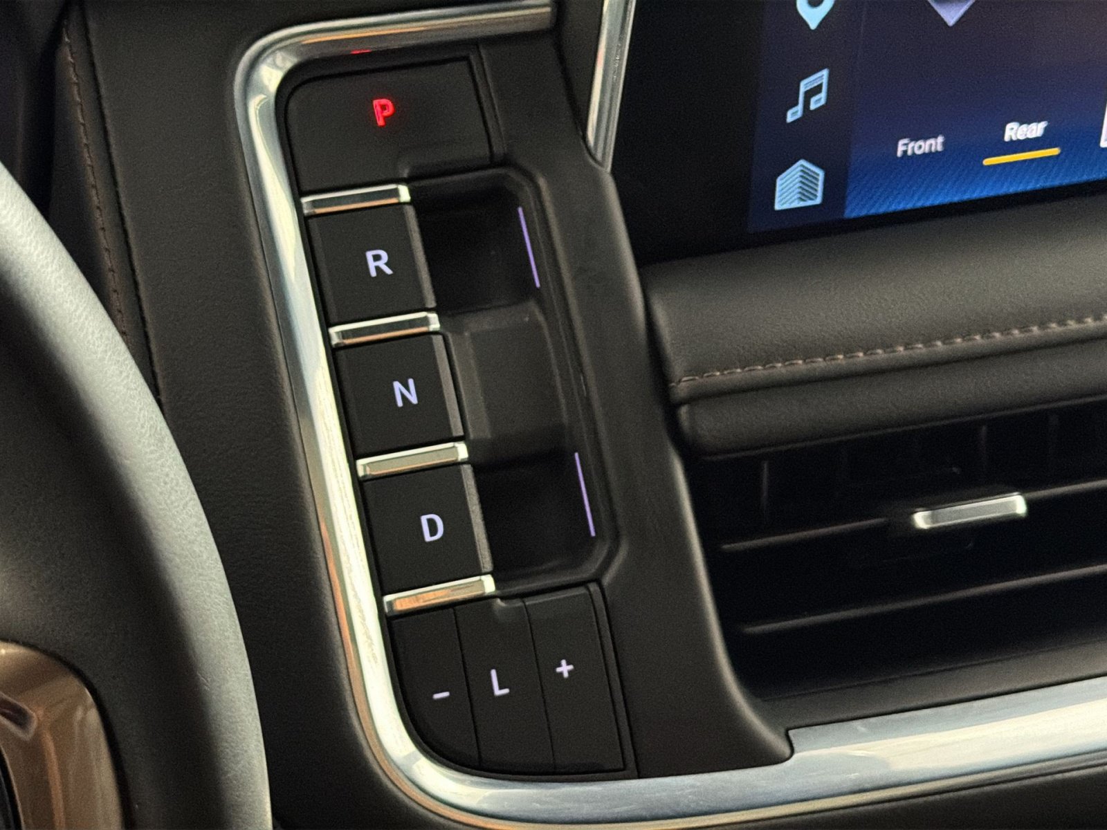 Used 2023 Chevrolet Tahoe High Country w/ LPO, Illumination Package AWD/4WD image 22