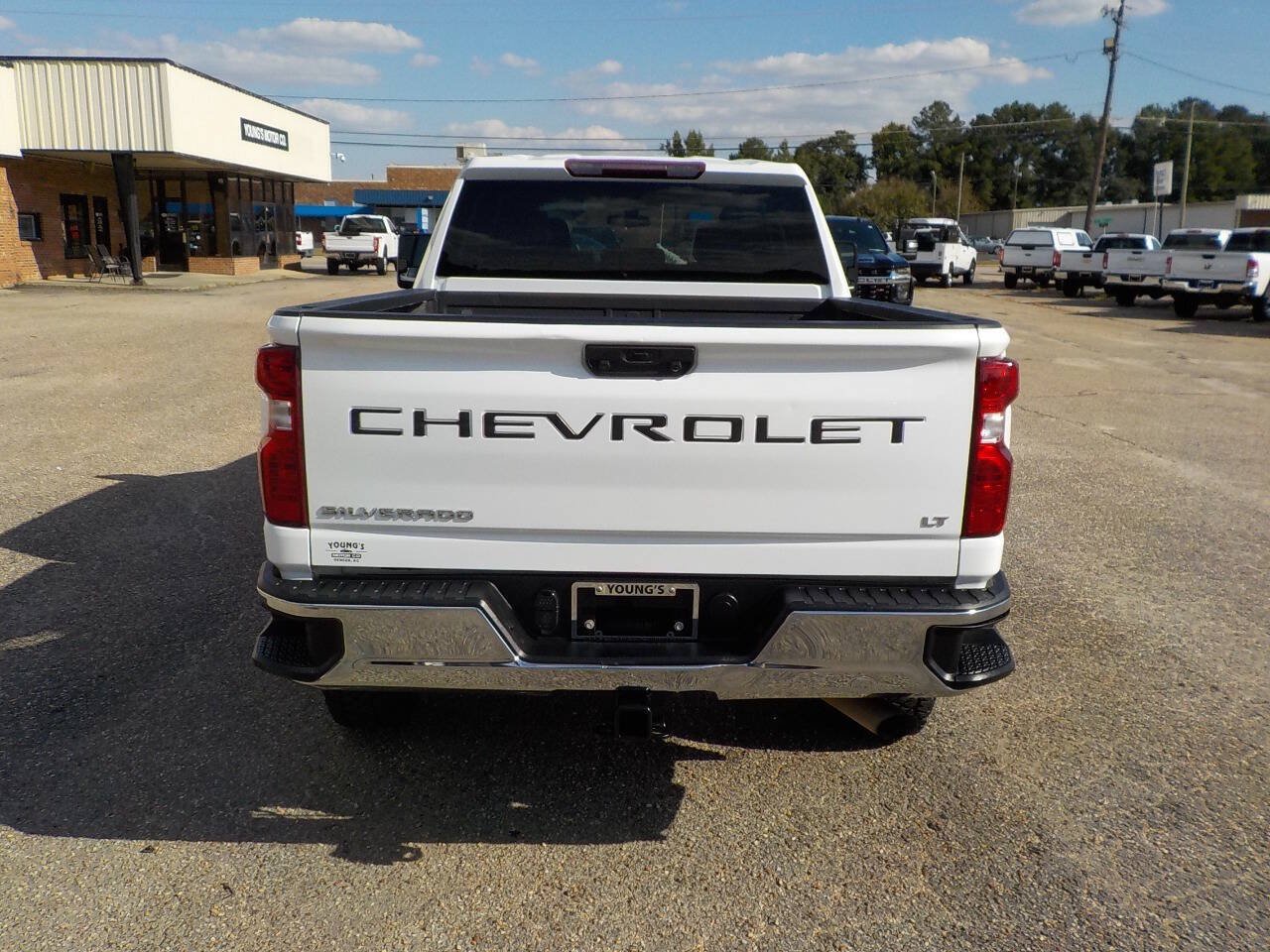 Used 2022 Chevrolet Silverado 2500 LT AWD/4WD image 4