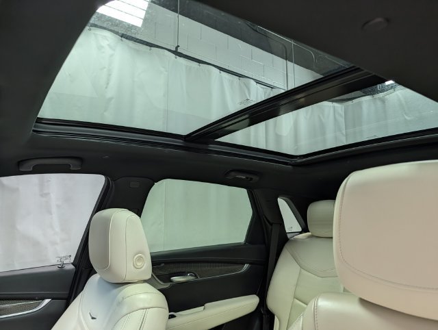 Certified 2023 Cadillac XT5 Sportv AWD/4WD image 11
