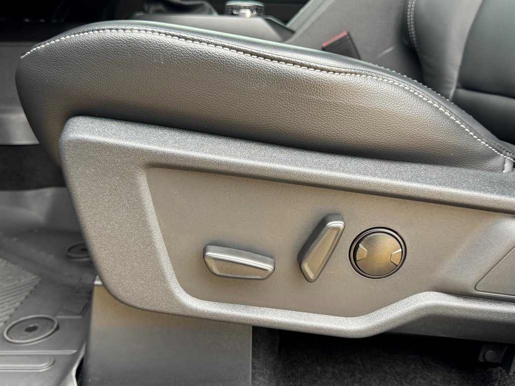 Used 2025 Ford Bronco Outer Banks image 9