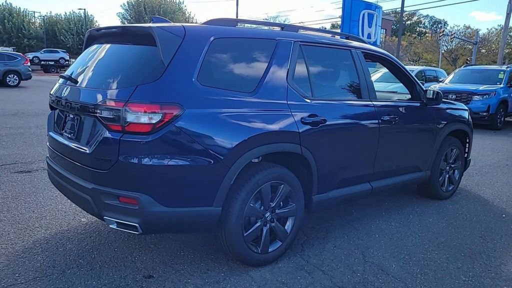 New 2025 Honda Pilot Sport image 9