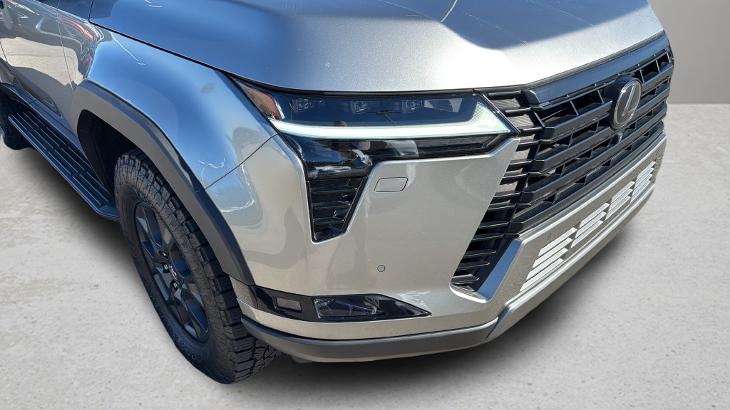 Used 2024 Lexus GX 550 AWD/4WD image 11