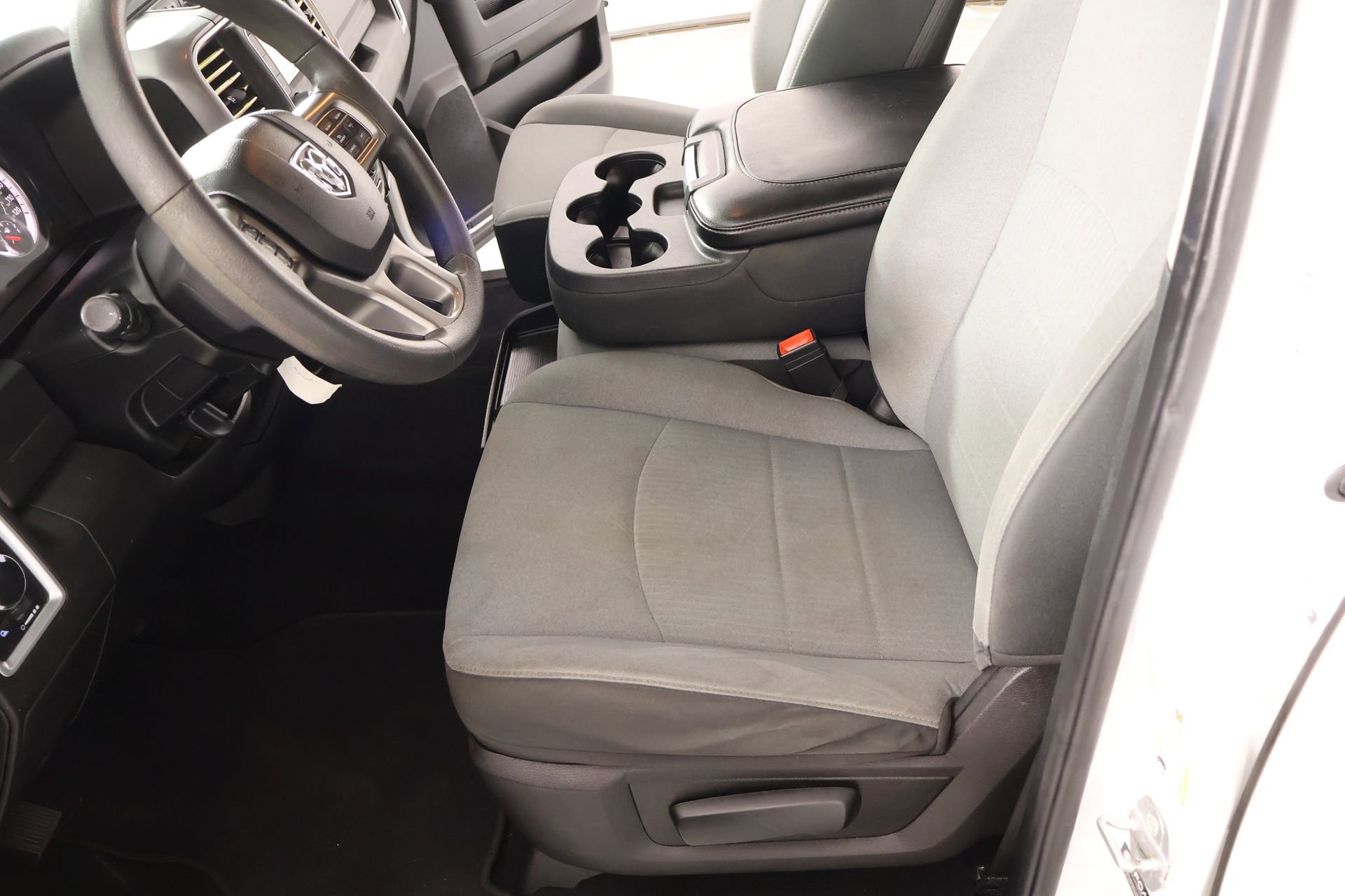 Used 2021 RAM 1500 Classic SLT image 10