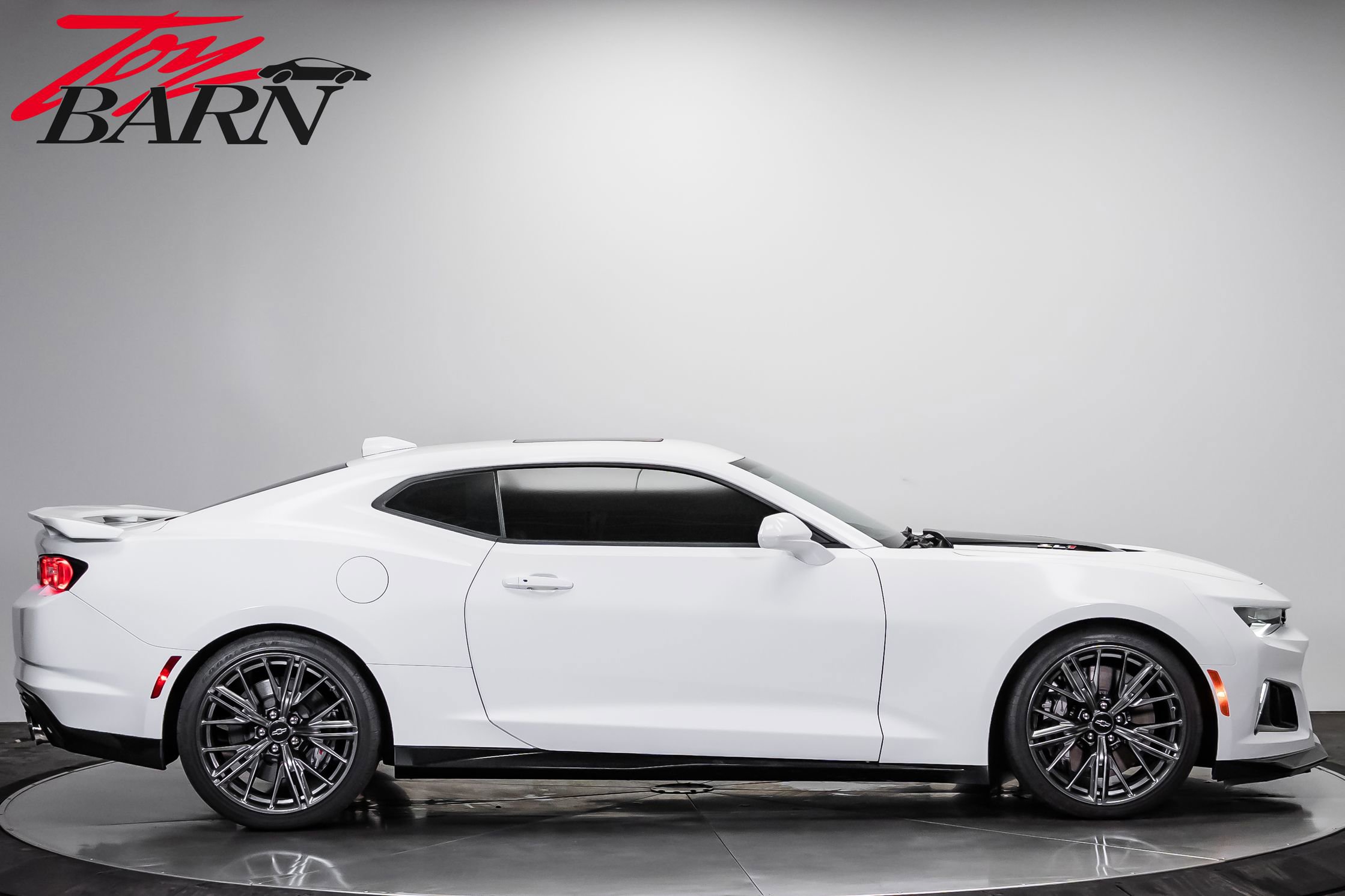 Used 2020 Chevrolet Camaro ZL1 RWD image 6