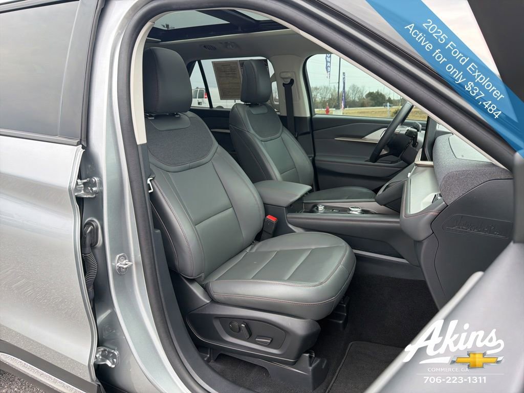 Used 2025 Ford Explorer Active w/ Active Comfort Package AWD/4WD image 24